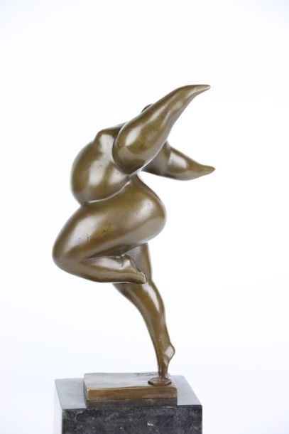 Milo Martin | Course de femme corpulente | MutualArt