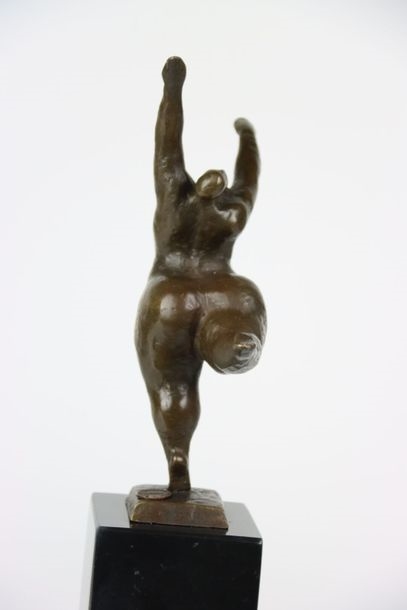 Milo Martin | Dance of a round woman | MutualArt