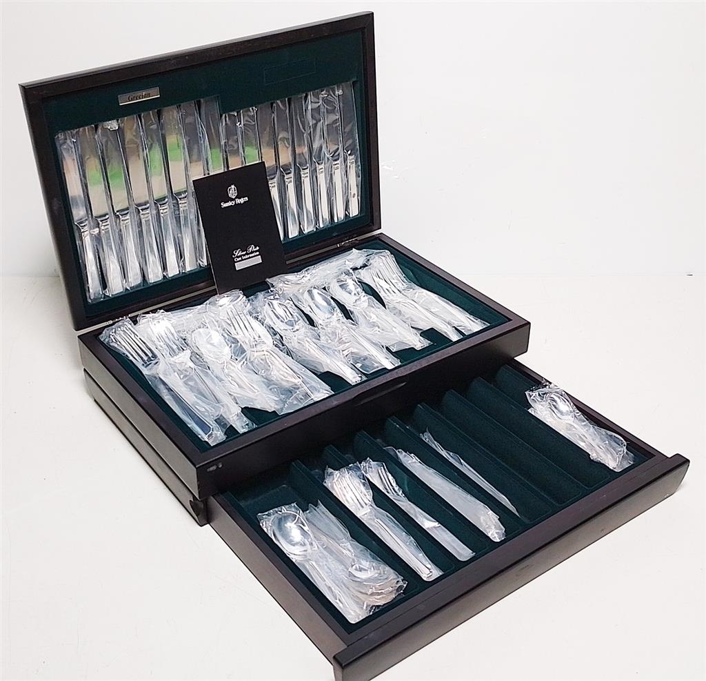 Stanley Rogers A Stanley Rogers Grecian cutlery canteen containing