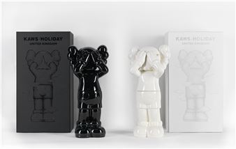kawsloverKAWS HOLIDAY UK - Containers KAWS | Holiday UK Ceramic Containers (Set of 2) (2021) | Artsy