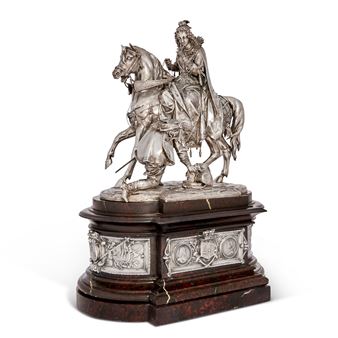 A VICTORIAN SILVER SCULPTURAL RACING TROPHY - Pierre-emile Jeannest