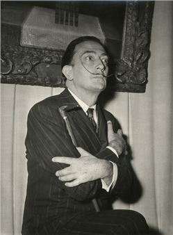 Salvador Dali in front of his work Cruz Nuclear at the Palezzo Pallavicini Rospigliosi. Rome - Ezio Vitale