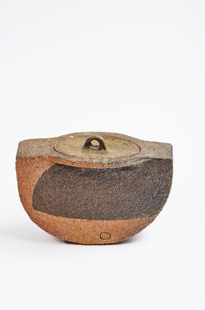 Artwork by Bernard Courcoule, Jacqueline Courcoule, pot, Made of stoneware, with brown enamelled geometric decoration on a brown-orange background