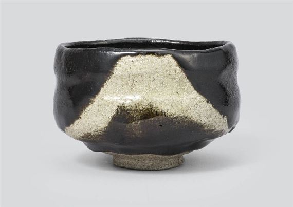 Keinyu Raku (11th) | Black tea bowl depicting Mount Fuji | MutualArt
