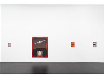 Caroline Bachmann: Lune Rousse Reflet - Galerie Gregor Staiger, Zurich