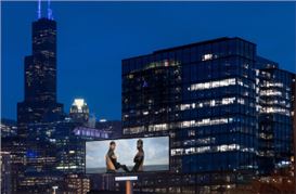 Expo Chicago Hosts 10th Edition at Navy Pier