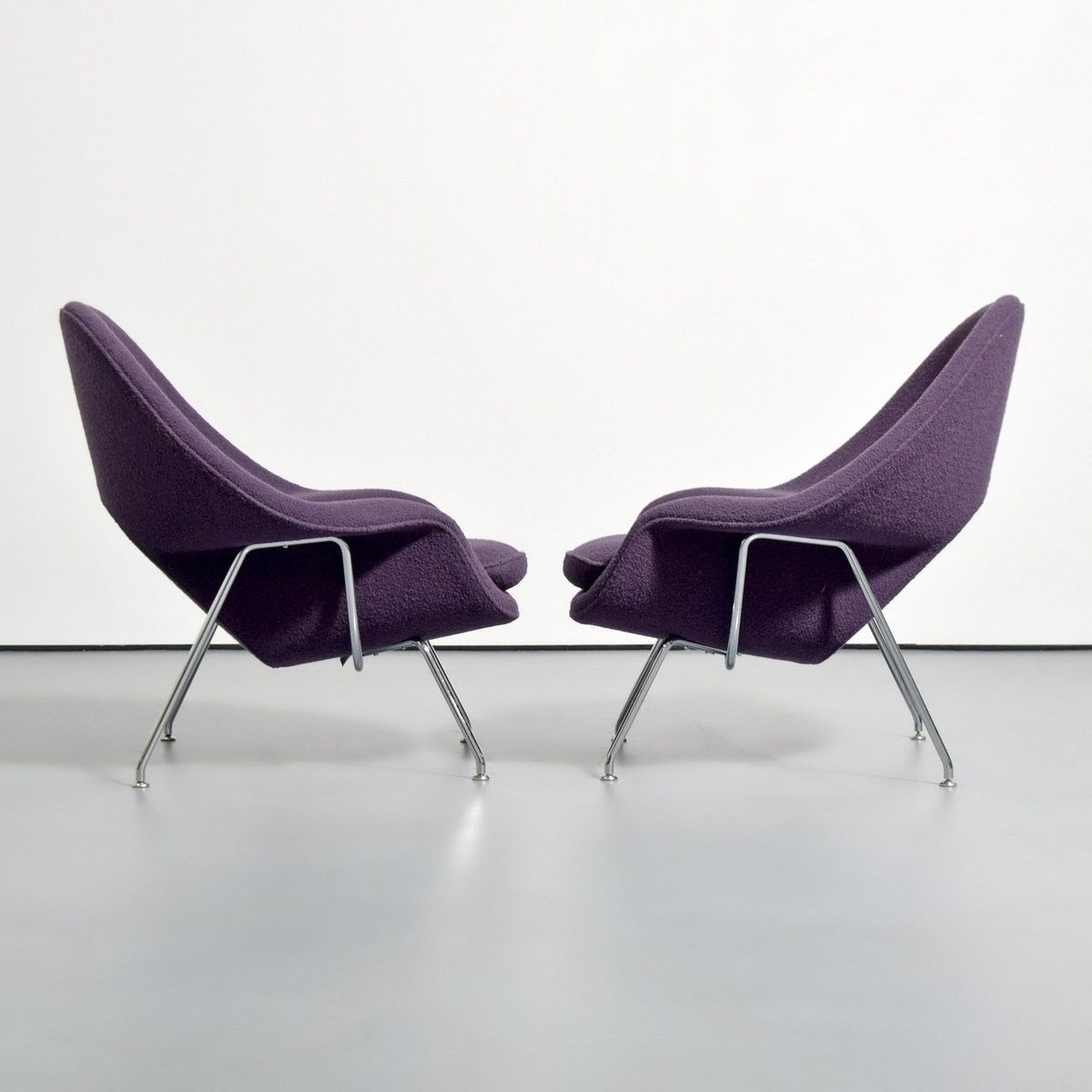 Eero Saarinen | Pair of Eero Saarinen WOMB Chairs | MutualArt