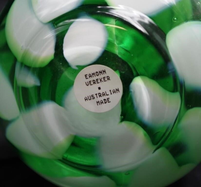 Artwork by Eammon Vereker, Eamonn Vereker handmade glass vase, Made of glass