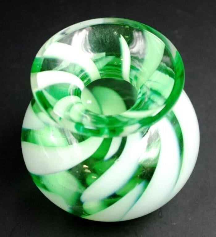 Artwork by Eammon Vereker, Eamonn Vereker handmade glass vase, Made of glass