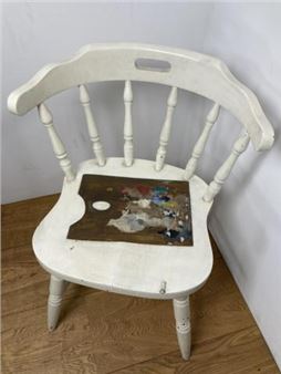 Trompe- l'oeil op een stoel geschilderd - Ferdi Posthuma De Boer