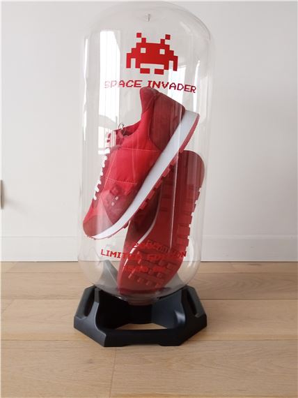 Space Invader | Sneaker Space Invader Red Limited Edition | MutualArt