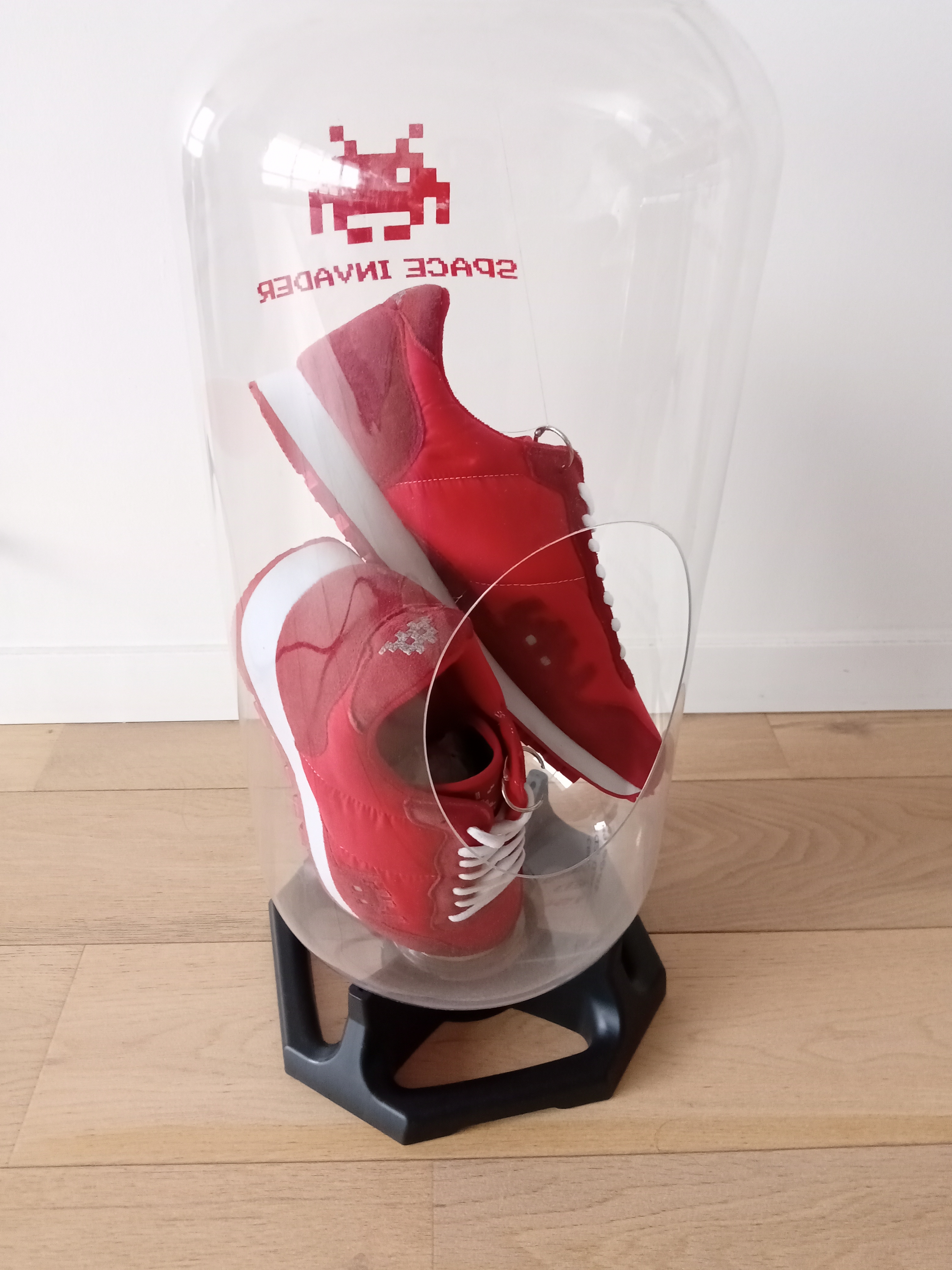 Space Invader | Sneaker Space Invader Red Limited Edition | MutualArt