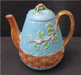 Multiple Estates Antique Auction - Soulis Auctions