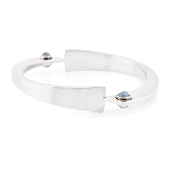 Sven-Erik Högberg, A sterling silver bracelet set with a moonstone, Göteborg 1954. - Sven Erik Högberg