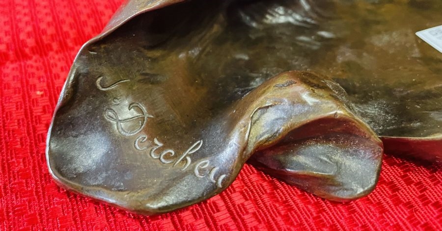 Artwork by Jules Alfred Alexander Dercheu, brune figurant une nymphe surmontant une large feuille, Made of bronze