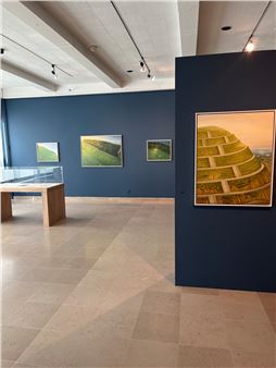 Si Pres, Si Loin - d'Haudrecy Art Gallery