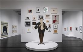 Why the Menil Collection’s Walter Hopps Exhibition Is an Important Must-See