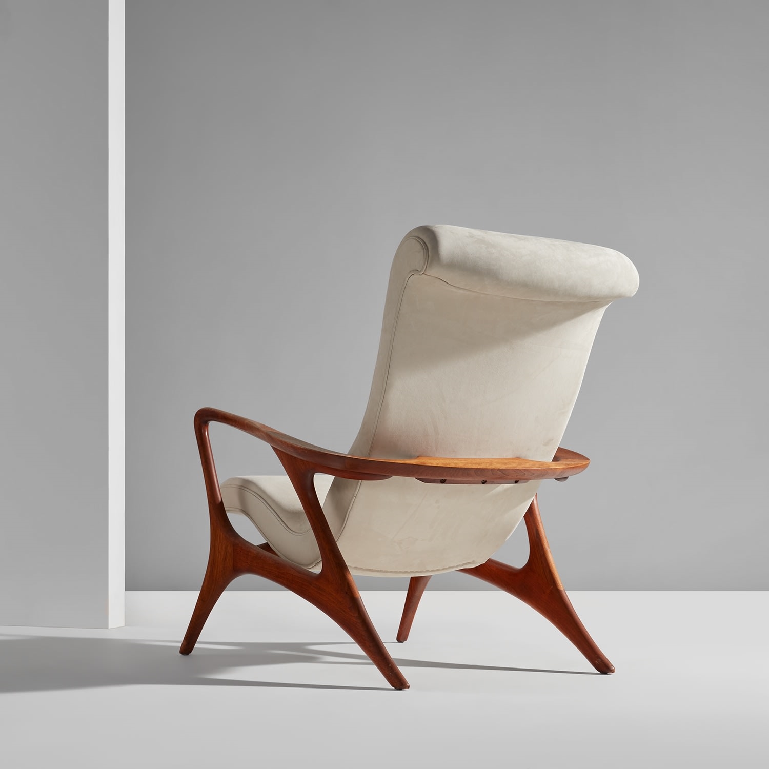 Vladimir Kagan Contour armchair (Circa 1960) MutualArt