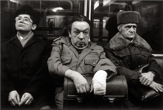 Drei in der U-Bahn by Harald Hauswald, 1985