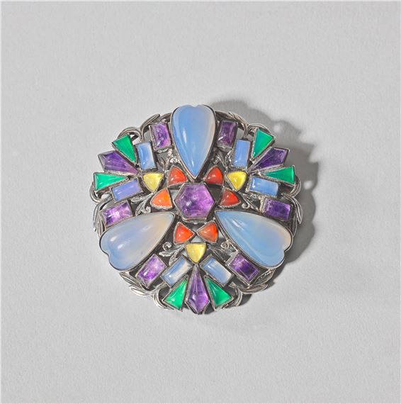 Brooch set with semi-precious stones , dated 1965 - Sybil Dunlop