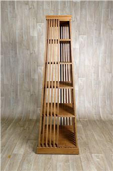 Bibliothèque tournante &quot;pyramide&quot; - Alexis de la Falaise