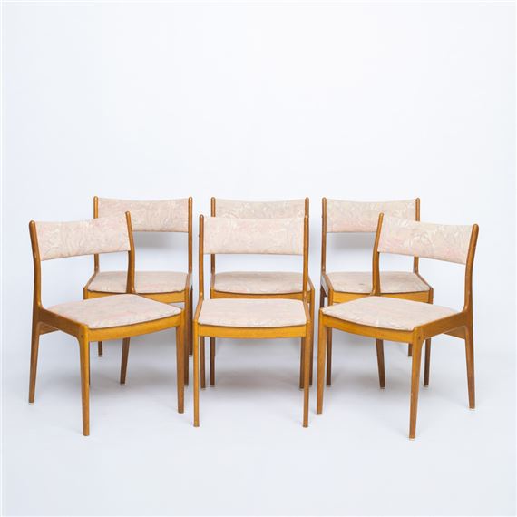 Em carvalho?, assentos e costas estofados a tecido - Conjunto De Seis Cadeiras