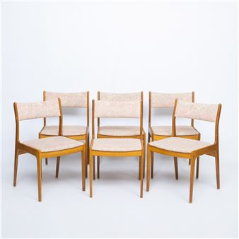Em carvalho?, assentos e costas estofados a tecido - Conjunto De Seis Cadeiras