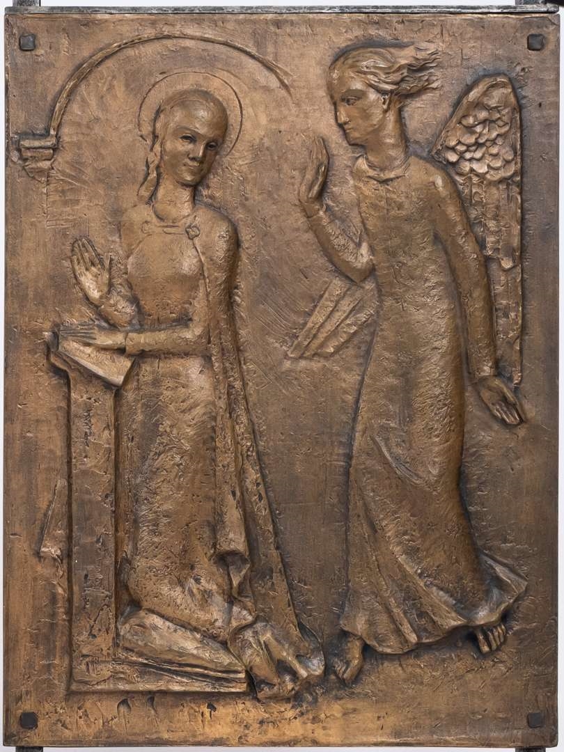 Artwork by Cephas Stauthamer, Representation of Jesus breaking bread at the Last Supper, Made of bronze and wrought-iron screen