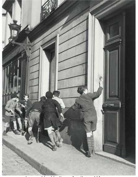 Robert Doisneau | Les Pieds au Mur (1934) | MutualArt