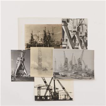 A varied lot of seven original black and white photographs depicting scenes in the port of Antwerp (cranes) - Jozef Emiel Borrenbergen