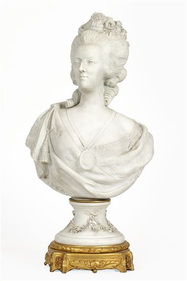 Buste de Marie Antoinette en biscuit de Sèvres | GSLR Antiques