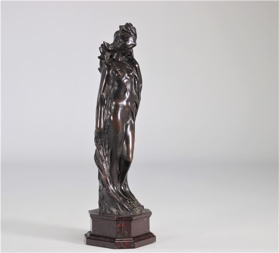 Young woman in Art Nouveau - Sydney Boyes