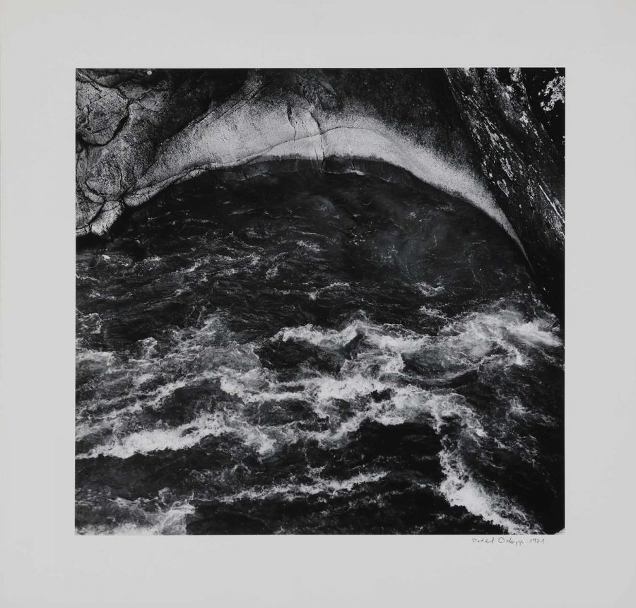 Artwork by Detlef Orlopp, Wellen an Grotteneingang, Made of Schwarz-Weiß-Fotografie