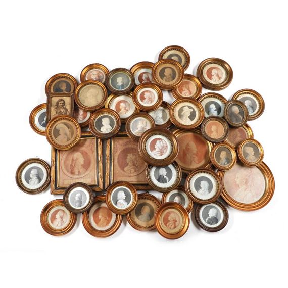 An impressive collection of 42 miniature portraits - Paul Ipsen