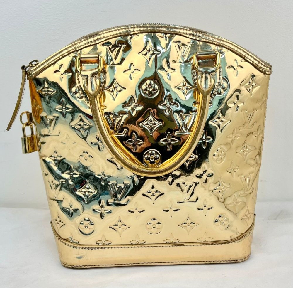 Lot 671 - A Louis Vuitton Monogram 'Alma PM' handbag