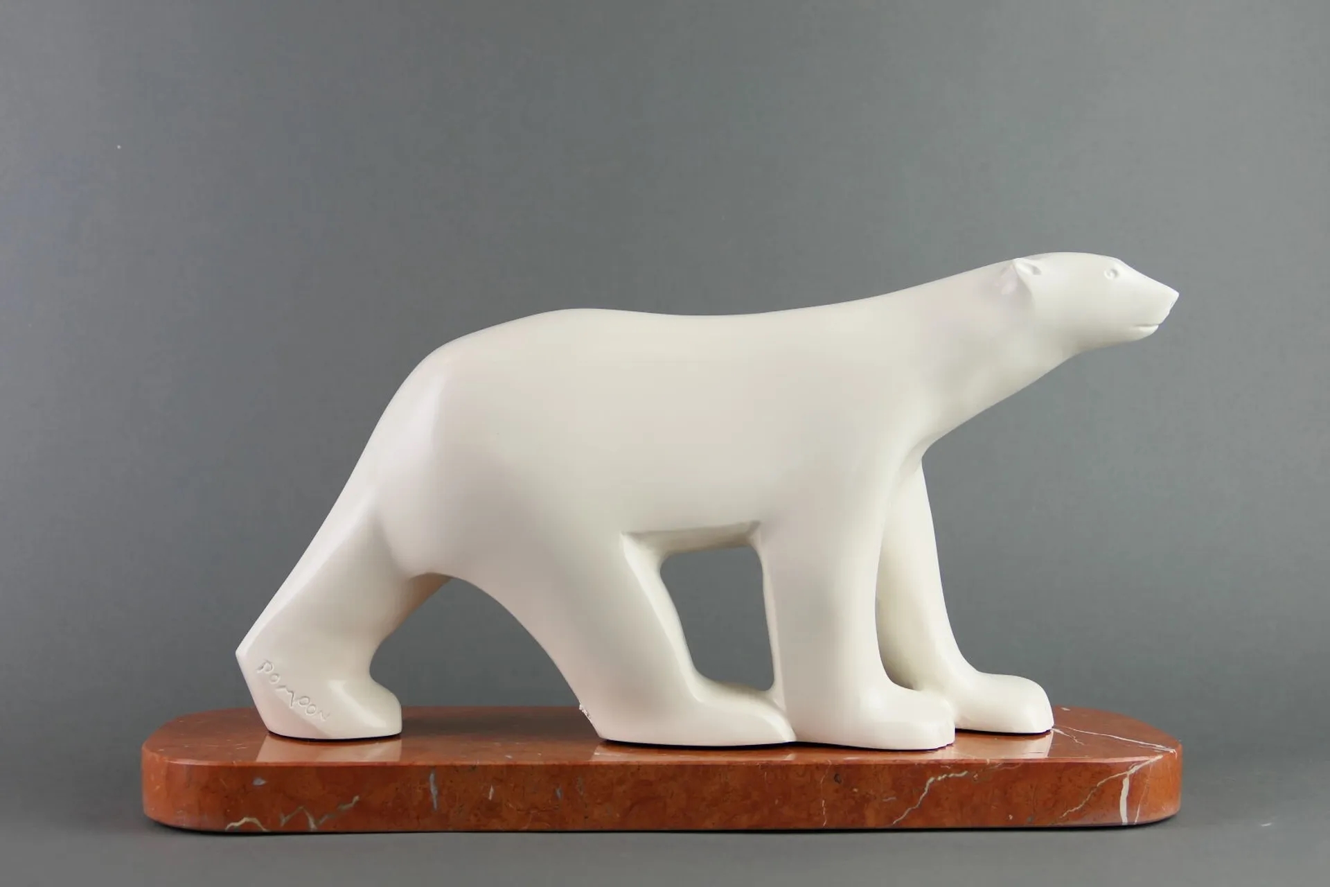 L'Ours Blanc De Pompon - Sculpture Résine Peinte Main H. 18 Cm