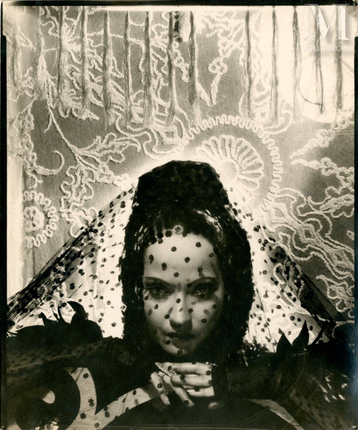 Cecil Beaton | Portrait de Merle Oberon (Circa 1930) | MutualArt