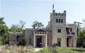 Alejandra Almuelle’s “De Tierra” Dialogues with Elisabet Ney’s Classically-Inspired Busts