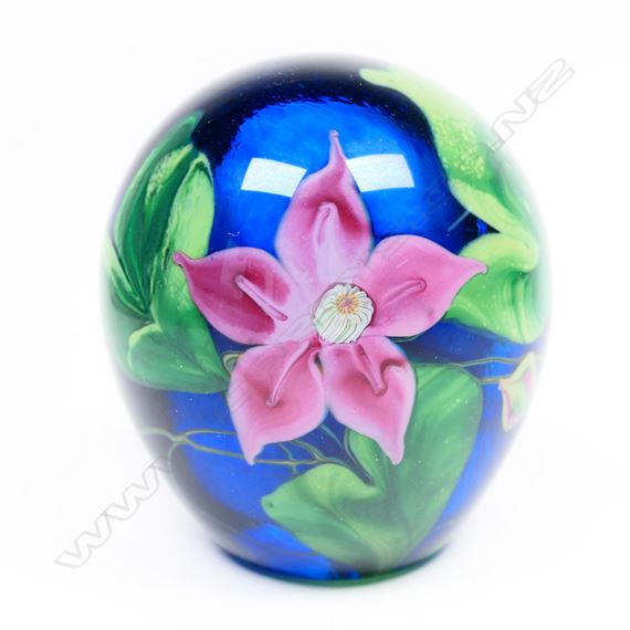 Peter Raos | Peter Raos art glass floral paper weight (1998) | MutualArt