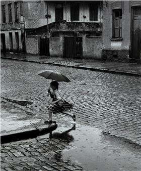 Menina com Guarda-chuva - German Lorca