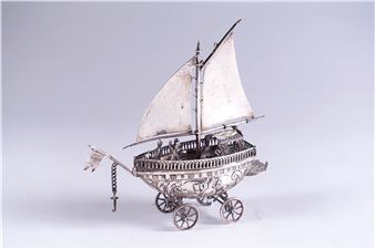 Table nave carried by four wheels - Hanau Allemagne