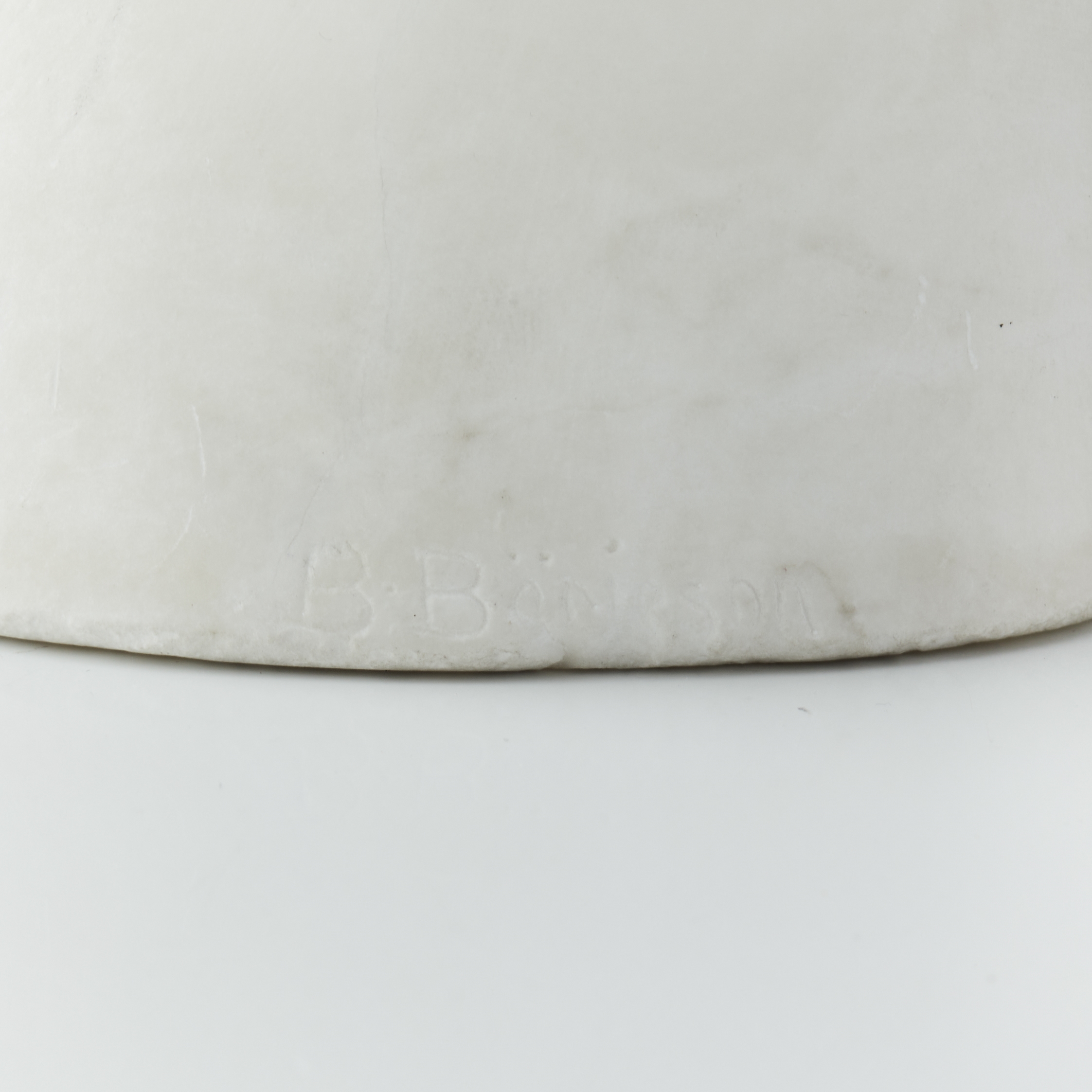 Artwork by Börje Börjeson, Sittande kvinna, Made of Alabaster