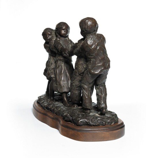 Artwork by Glenna Goodacre, Tug o’ War, Made of Bronze, cast