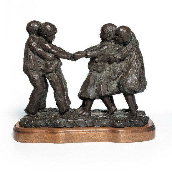 Artwork by Glenna Goodacre, Tug o’ War, Made of Bronze, cast
