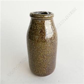 BOTTLE FORM - Suzy Dunser