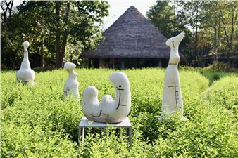 Life in Situ: Inside the Minds of Burgbarnburi Artists in Khaoyai, Thailand