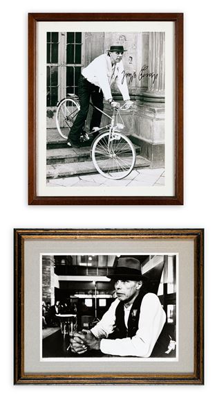 Lotto unico composto da 2 opere by Joseph Beuys