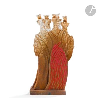 Sculpture composed of cut, sandblasted, shot-blasted, oxidized, etched and painted glass plates representing a group of five figures on a glass base - Marc Coville