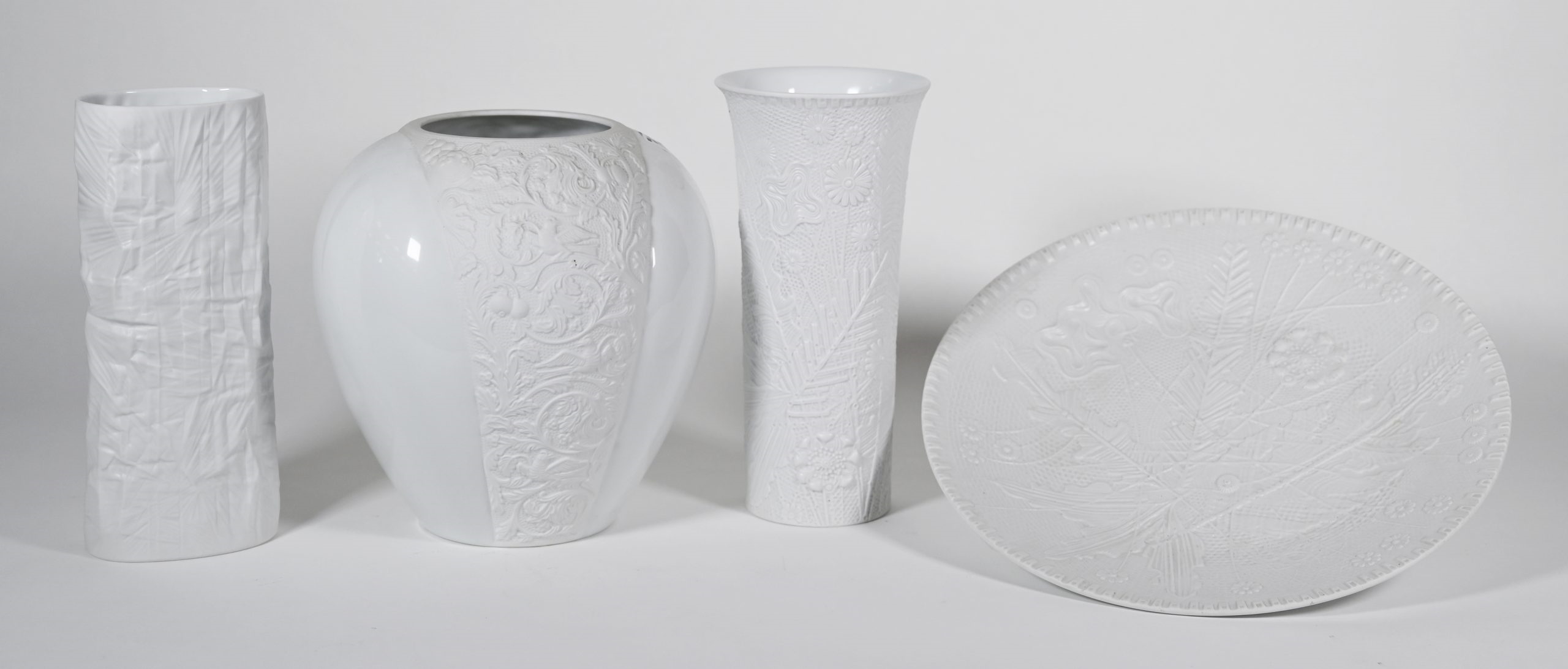 Vase "Structura Paper"; Vase, mit Vogel und Früchterelief; Vase und Teller; Florales Relief by Rosenthal