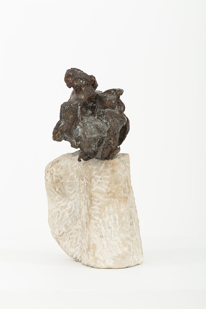 Artwork by Alina Szapocznikow, Mały brąz, 1965-1966, Made of bronze, marble
